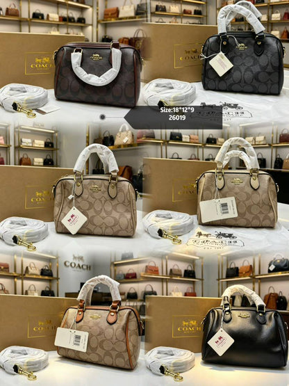 Coach
90 dhs✅
with box 
Size:18*12*9

Zain07
♥️♥️♥️