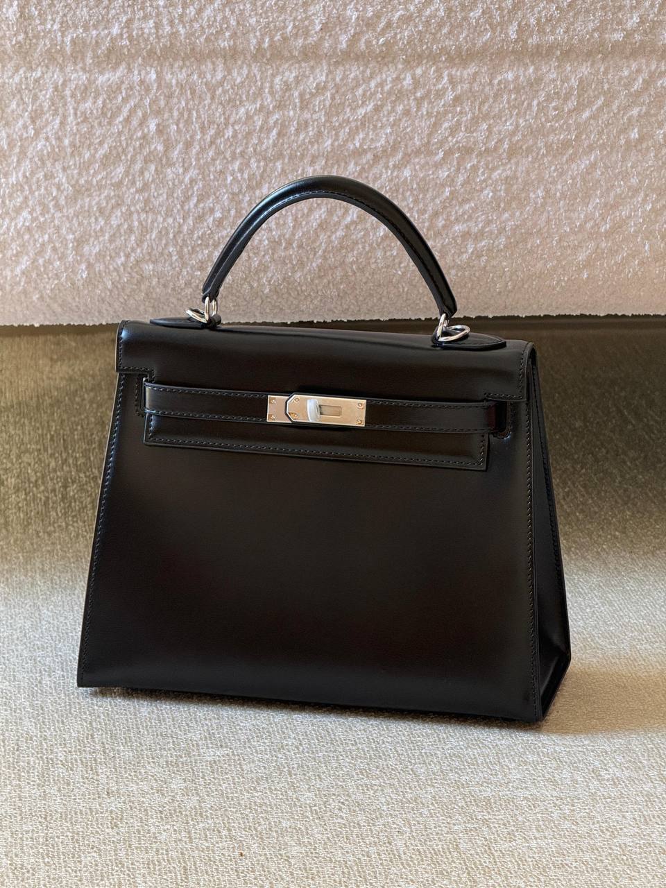 Hermes
kelly 28 cm💥Master quality ✅with box📦
460 dhs✅

Zain52
♥️♥️♥️