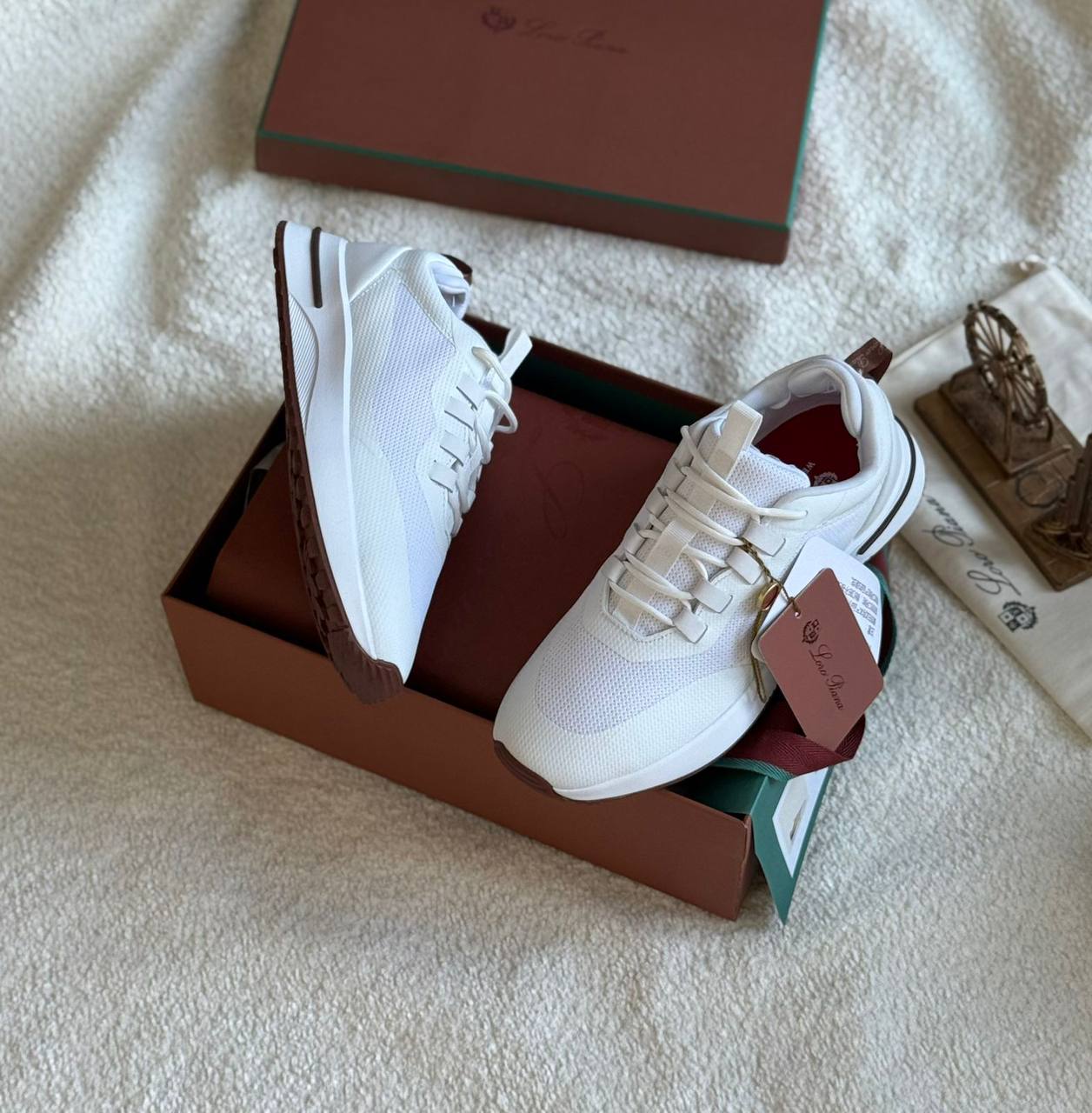 New. Men Loro piana shoes 

   Size  .  41  to 46

150 dhs🪙🌨️

Zain80
♥️♥️♥️