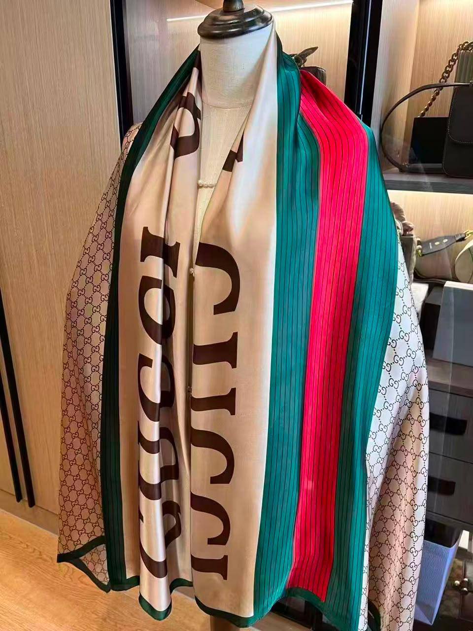 Silk scarf 
40 dhs✅

Zain93
♥️♥️♥️