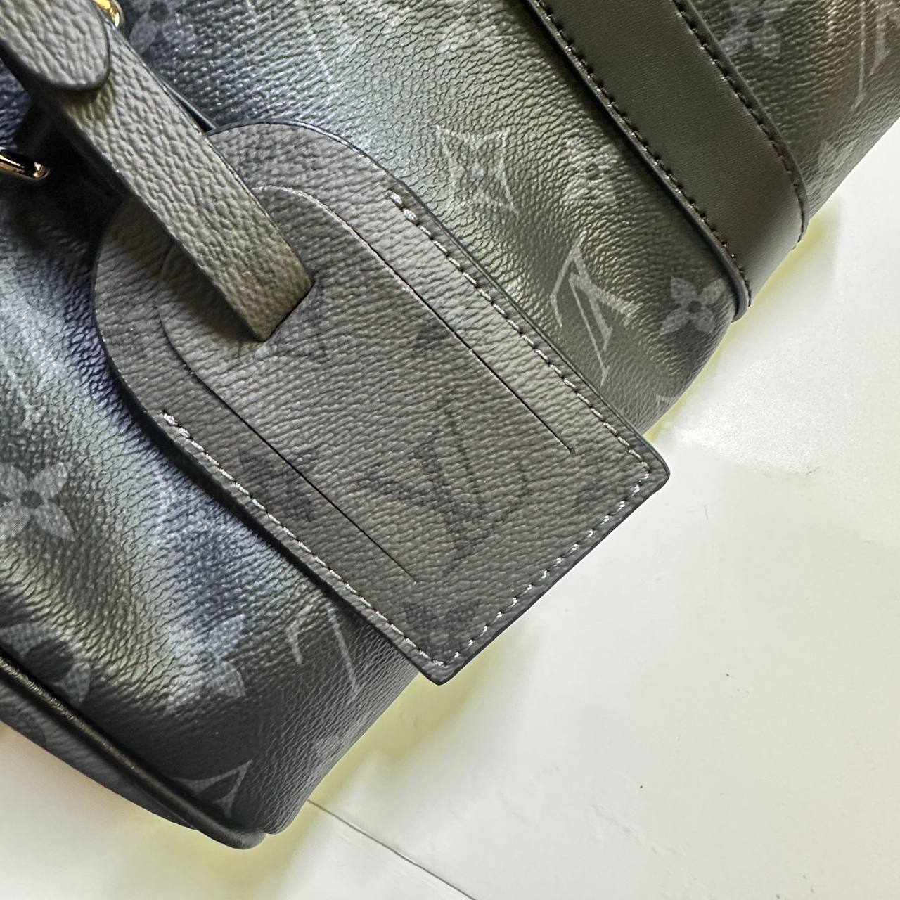 LV

COPY ONE 

WITH BOX 
🎁🎁🎁

170 dhs✅

Zain295
♥️♥️♥️