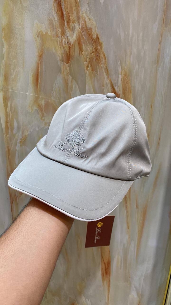 Loro Piana Cap

Master

85 dhs🇦🇪🇦🇪

With Paper Bag

Zain33
