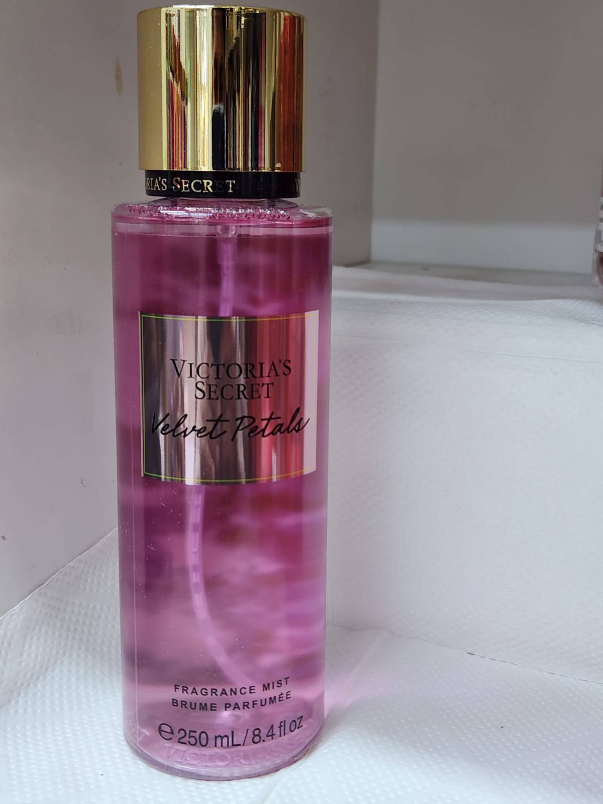 Victoria Secret 
Mist + Lotion
20 dhs❣️
10 Pcs Mix 110 dhs❣️

Zain87
♥️♥️♥️