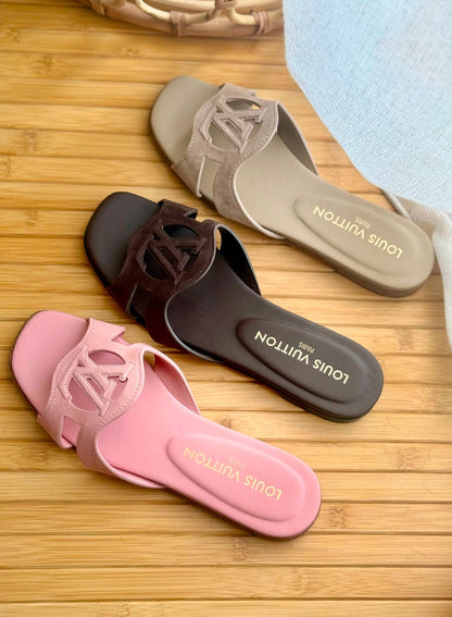 LV
Super Master
𝗦𝗶𝘇𝗲 𝟯𝟲 𝘁𝗼𝗼 𝟰𝟭 
450 dhs✅

Zain303
♥️♥️♥️