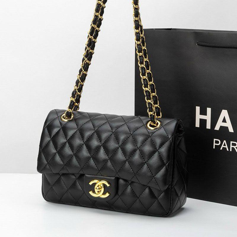 Chanel
Best quality
Whith box’s
110 dhs🇦🇪🇦🇪
size 25cm

Zain158
♥️♥️♥️