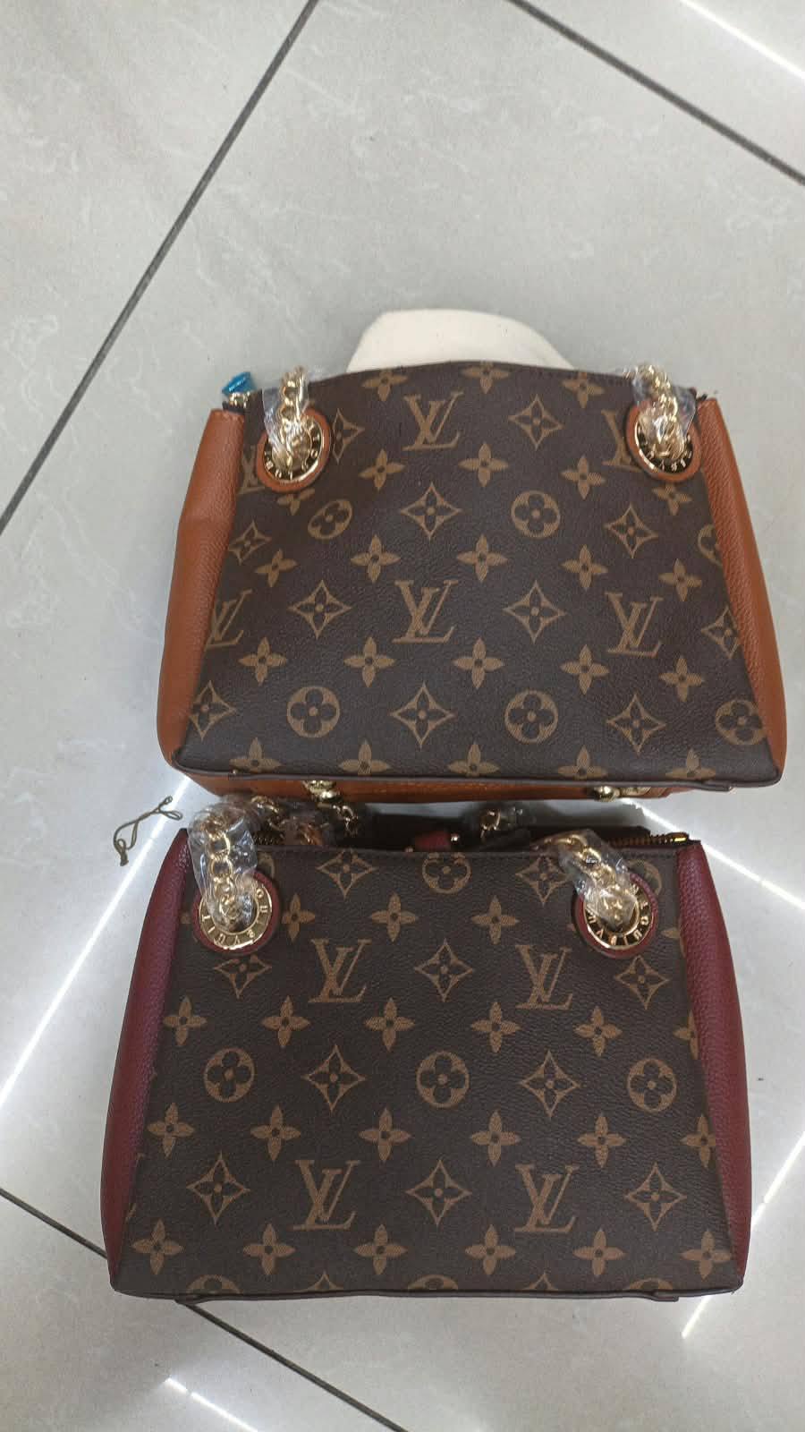 AVAILABLE 
LV
Prada
Ysl 
Coach
Gucci

70 dhs🇦🇪🇦🇪

Zain169
♥️♥️♥️