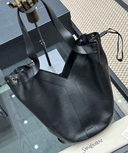 YSL
52*35*15 cm
95 dhs🇦🇪

Zain17
♥️♥️♥️