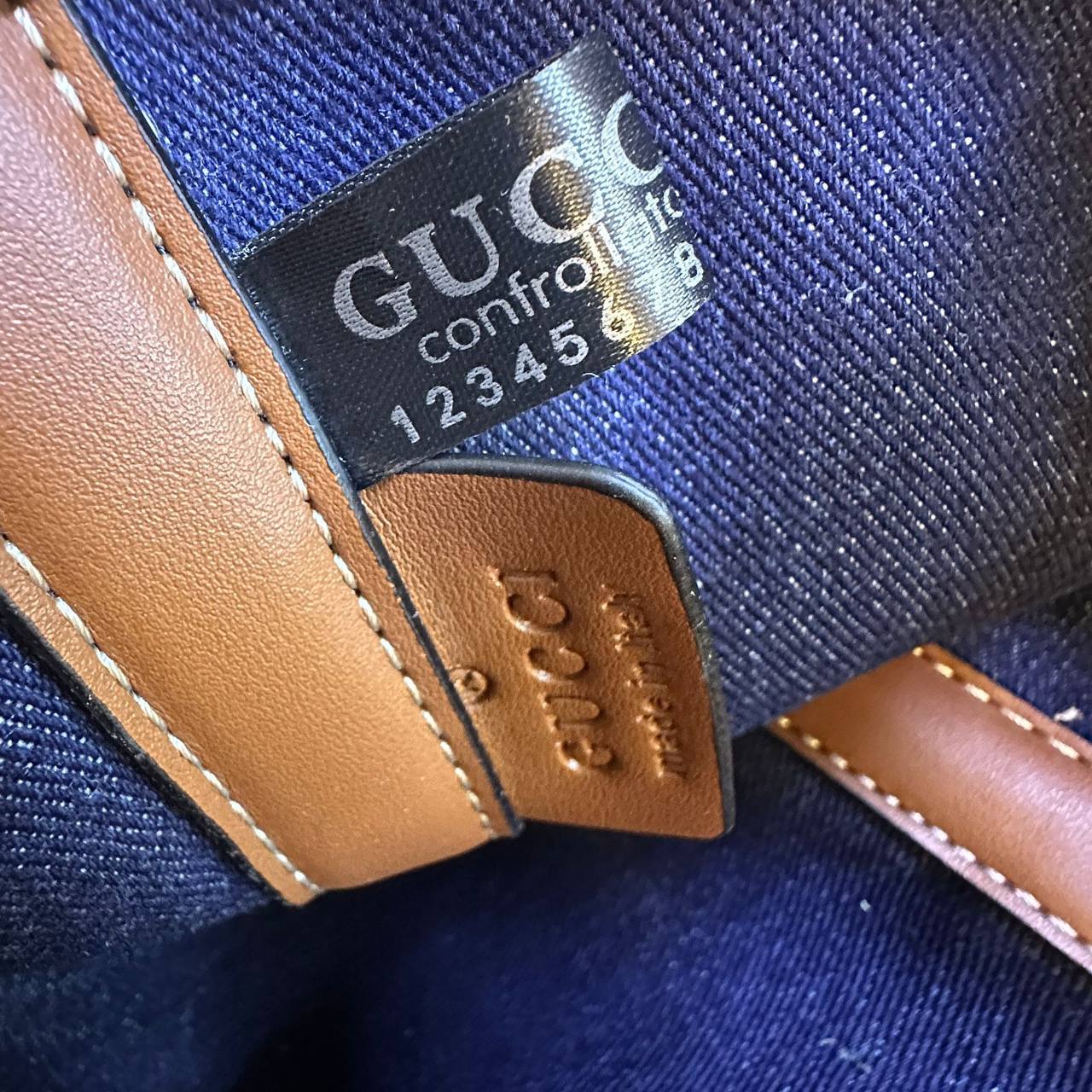 GUCCI 
COPY ONE NEW CAME SMALL  SIZE 
150 dhs❤️

Zain39
♥️♥️♥️
