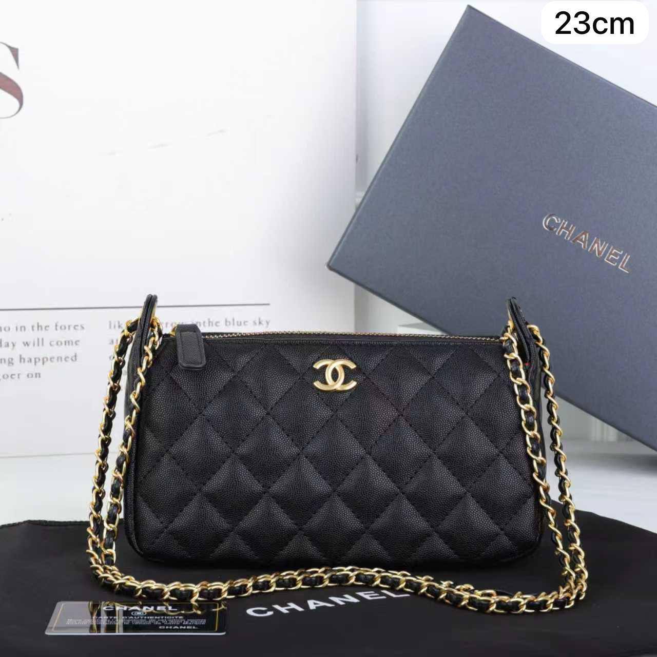 💗 Chanel 26C
1⃣️ First quality +🎁
Size : 23 * 13 * 7 cm
90 dhs✅
with box🎁

Zain115
♥️♥️♥️