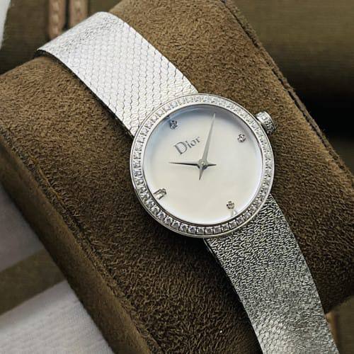 Dior watch for ladies 
good quality with stone 
250 dhs🗽

Zain59
♥️♥️♥️