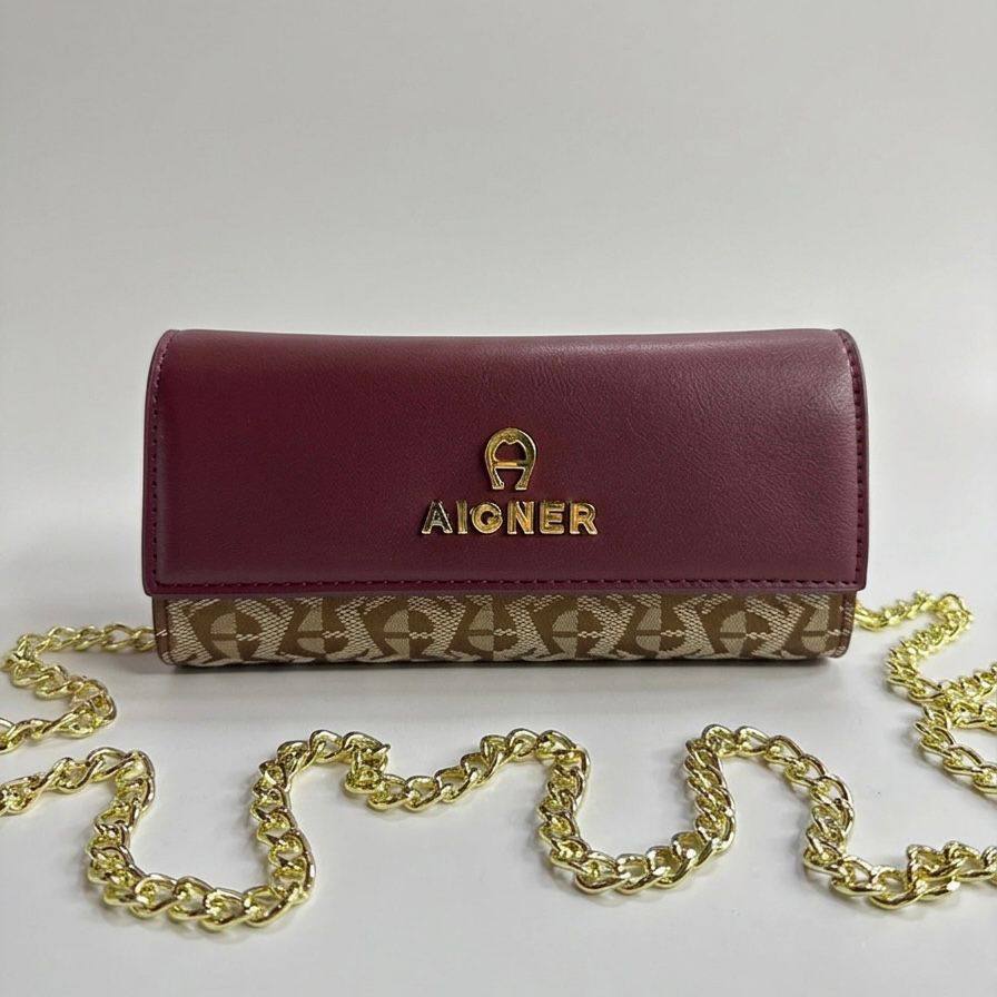 Aigner

High quality

With box 
100 dhs🇦🇪🇦🇪

Zain50
♥️♥️♥️