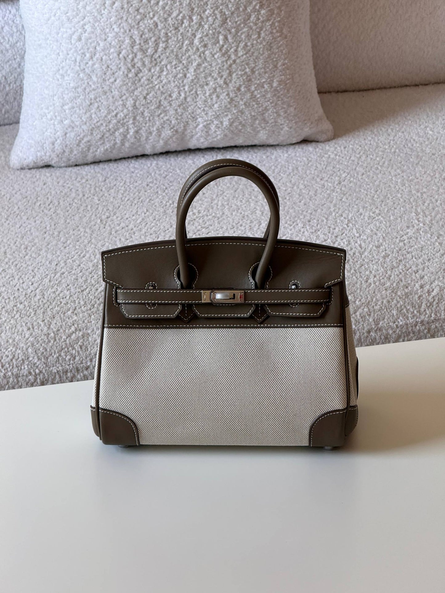 Hermes
birkin 25cm💥Master quality ✅with box📦 
🎁🎁🎁

630 dhs🌺

Zain52
♥️♥️♥️