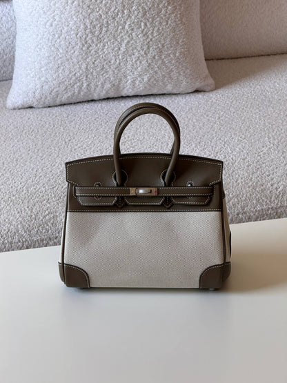 Hermes
birkin 25cm💥Master quality ✅with box📦 
🎁🎁🎁

630 dhs🌺

Zain52
♥️♥️♥️