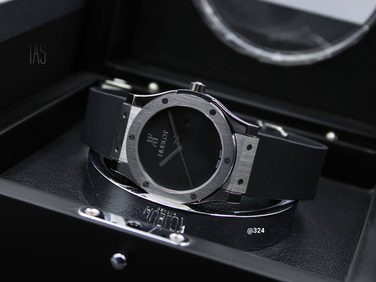HUBLOT FOR MEN AUTOMATIC 41MM

220 dhs✅

Zain58
♥️♥️♥️