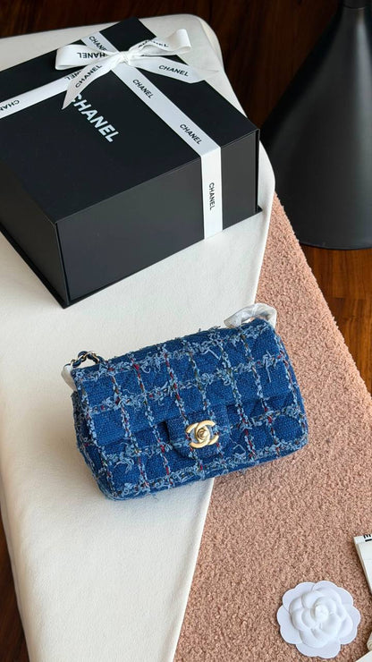NEW CHANEL Jeans

*SiZe  20 & 25 CM*

*✨VIP QUALITY✨*

*with complete packing*🎁
For Price 👇 WhatsApp✅
0568585901 
0507557372
0552275751 Owner Zain 👌

Zain280
♥️♥️♥️