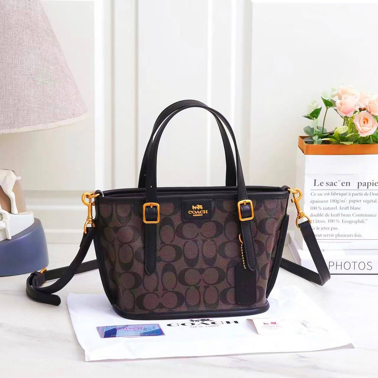 COACH 
HIGH QUALITY WITH BOX 
100 dhs🇦🇪🇦🇪

Zain295
♥️♥️♥️