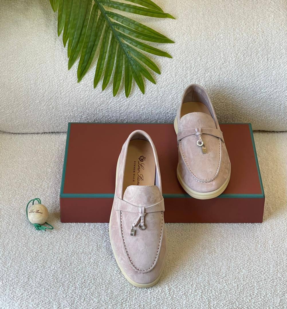 LORA PIANA 
SuperMaster Quality 💯
450 dhs🪙🌨️
Size:36-41💥

Zain171
♥️♥️♥️