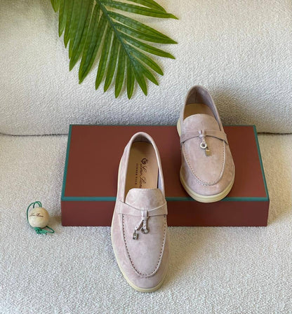 LORA PIANA 
SuperMaster Quality 💯
450 dhs🪙🌨️
Size:36-41💥

Zain171
♥️♥️♥️