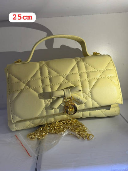 Dior
 25cm 
with box
 120 dhs💛

Zain168
♥️♥️♥️