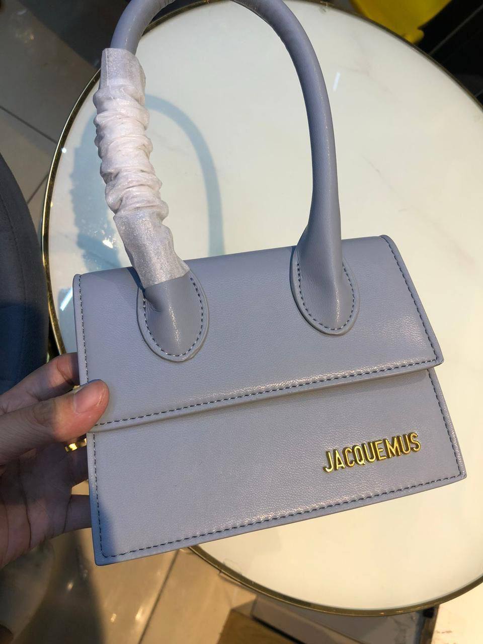 Jacquemus 
90 dhs🗽

with box
🎁🎁🎁

Zain90
♥️♥️♥️