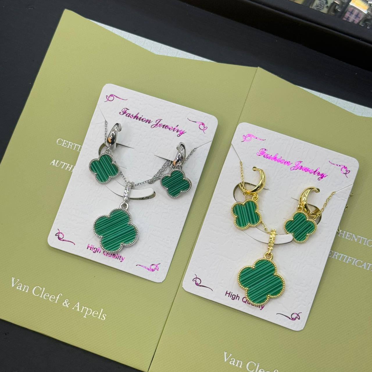 VCA
set
Fashion Quality 

30 dhs🪙💕
normal box
🎁🎁🎁

Zain48
♥️♥️♥️