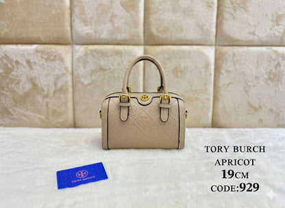 Tory burch

sɪᴢᴇ: 19cm 

ᴡɪᴛʜ BOX
🎁🎁🎁

75 dhs❤️

Zain31
♥️♥️♥️