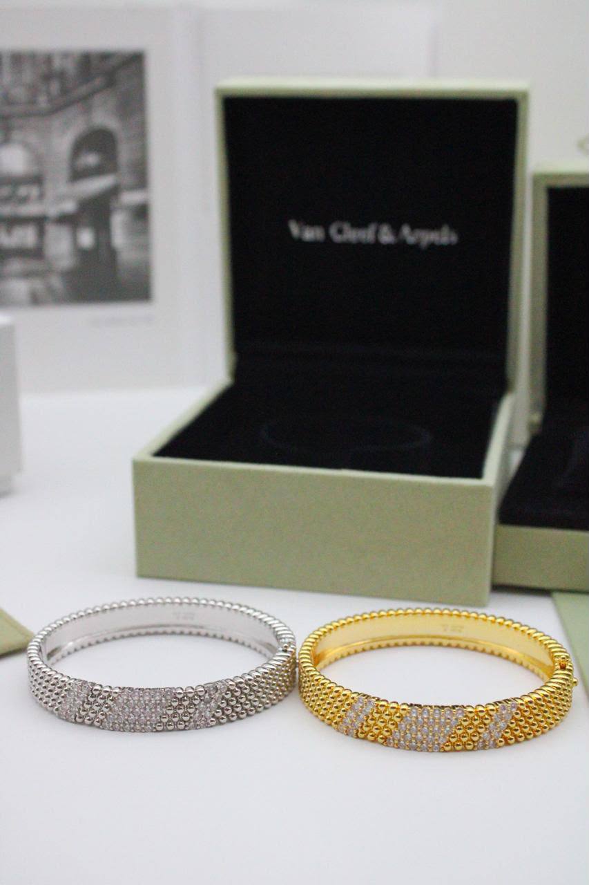 Vca bangle

80 dhs

Zain122
♥️♥️♥️