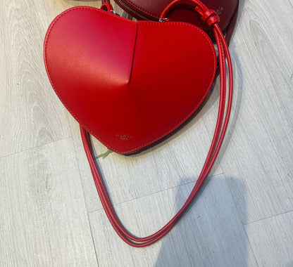 ALAIA 

21cm 
115 dhs💓 

with BOX
🎁🎁🎁

Zain44
♥️♥️♥️