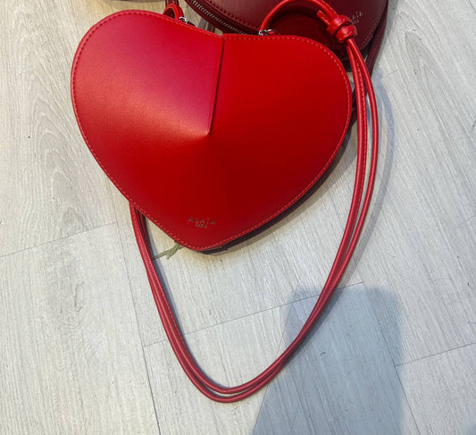 ALAIA 

21cm 
115 dhs💓 

with BOX
🎁🎁🎁

Zain44
♥️♥️♥️