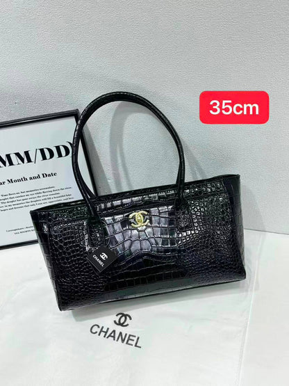 Chanel

150 dhs🇦🇪🇦🇪

Zain132
♥️♥️♥️