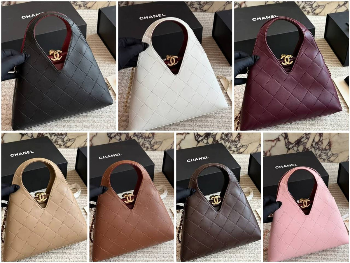 Chanel


135 dhs🇦🇪🇦🇪

with box
size 23cm

Zain26
♥️♥️♥️