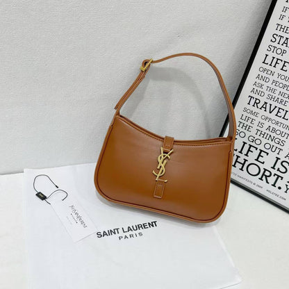 YSL
Best quality WITH BOX
95 dhs🇦🇪🇦🇪
size 25CM

Zain290
♥️♥️♥️