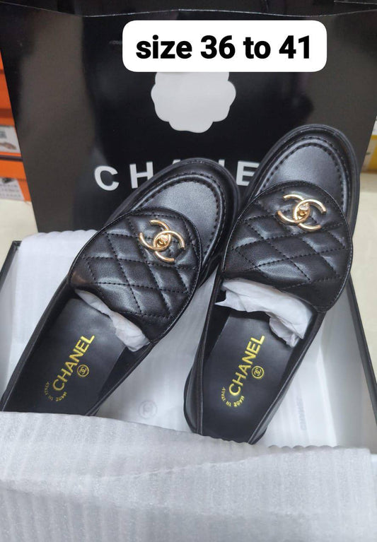Chanel 

Size 36 to 41

130 dhs🪙🌨️

Zain146
♥️♥️♥️