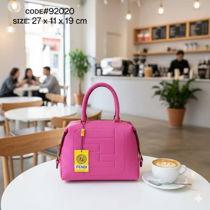 FENDI ғғ ᴄᴜʙᴇ ʙᴀɢ
ᴍᴀᴛᴛᴇ ʟᴇᴀᴛʜᴇʀ ᴍᴀᴛᴇʀɪᴀʟ
ᴄᴀɴᴠᴀs ᴍᴀᴛᴇʀɪᴀʟ
ɢᴏʟᴅ ʜᴀʀᴅᴡᴀʀᴇ
ᴡɪᴛʜ ʟᴏɴɢ sᴛʀᴀᴘ
sɪᴢᴇ : 27 cm

80 dhs🪙💚

Zain31
♥️♥️♥️