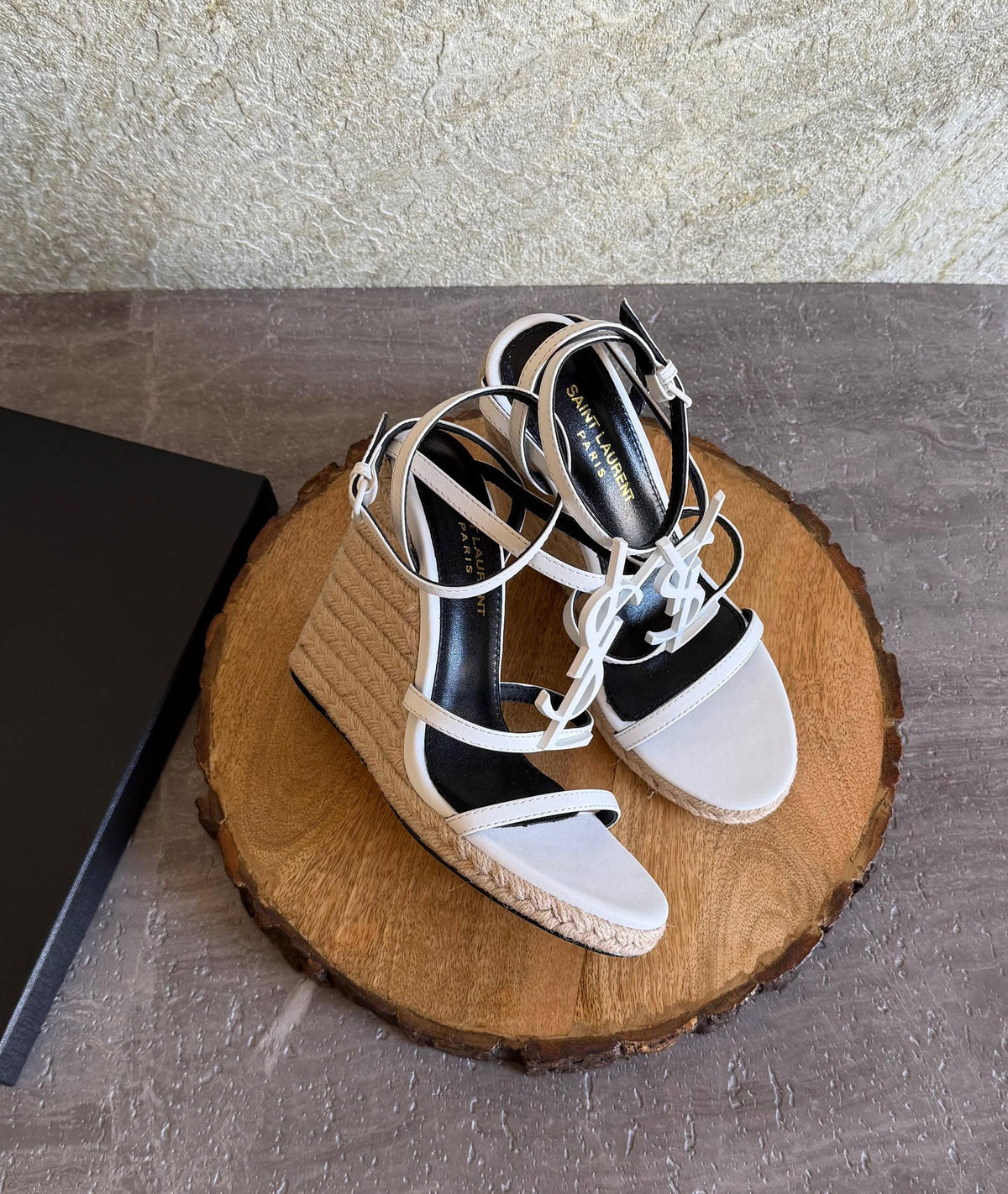YSL

SuperMaster Quality 💯
560 dhs🇦🇪🇦🇪

Size: 36-41💥
Zain171
♥️♥️♥️