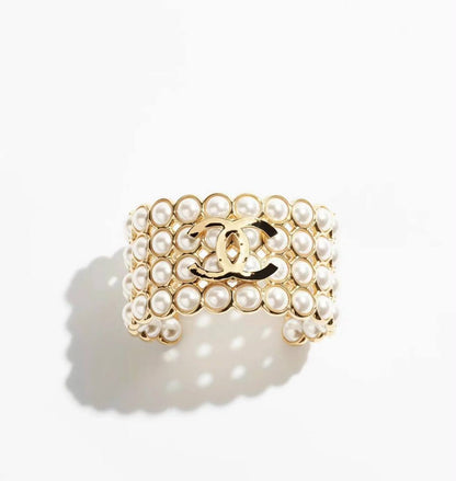 Chanel Bangle* 🎲
Master Quality 

*90* AED normal box 📦

Zain48
♥️♥️♥️
