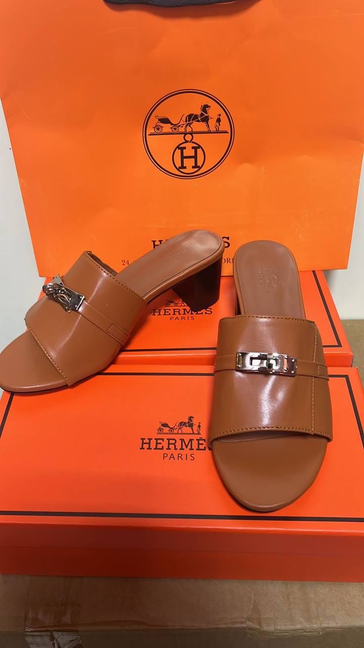 Hermes
Size 36 To 41
105 dhs✅

Zain16
♥️♥️♥️