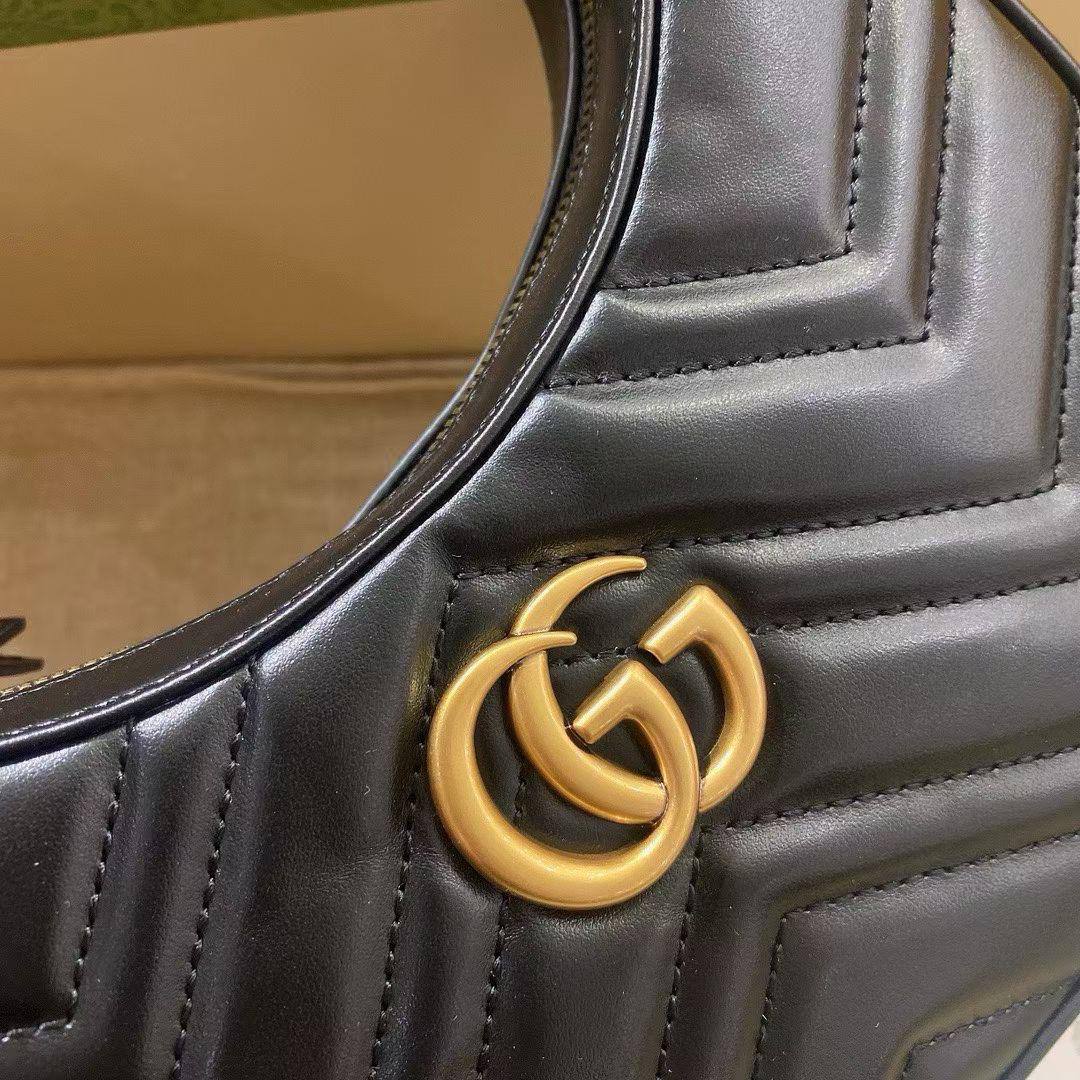 Gucci
Marmount Kelly Sling On Hand  Brand: Gucci Leather: Lamb

1000 dhs🇦🇪

Zain71
♥️🇦🇪🇦🇪
