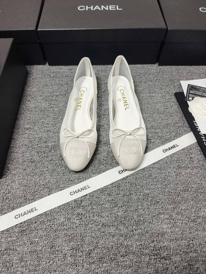 Chanel🔥
Master quality 

SIZE  36-42🥳

330 dhs

Zain119

♥️♥️♥️