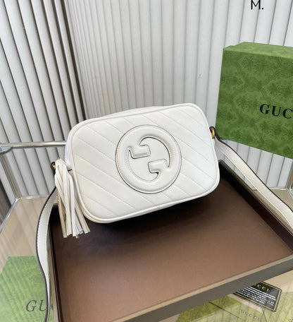 GUCCI 
VERY GOOD QUALITY 
SPECIAL OFFER 
WITH BOX
🎁🎁🎁

65 dhs✅

Zain39
♥️♥️♥️