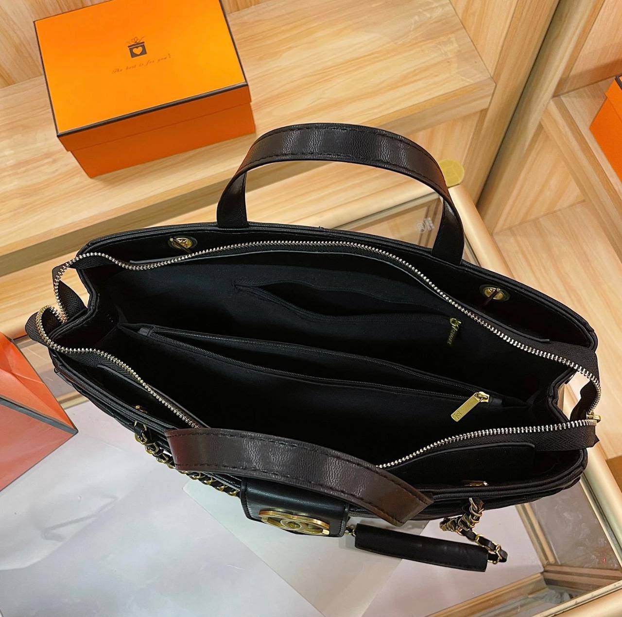 CHANEL 
COPY ONE 
170 dhs💓

Zain39
♥️♥️♥️