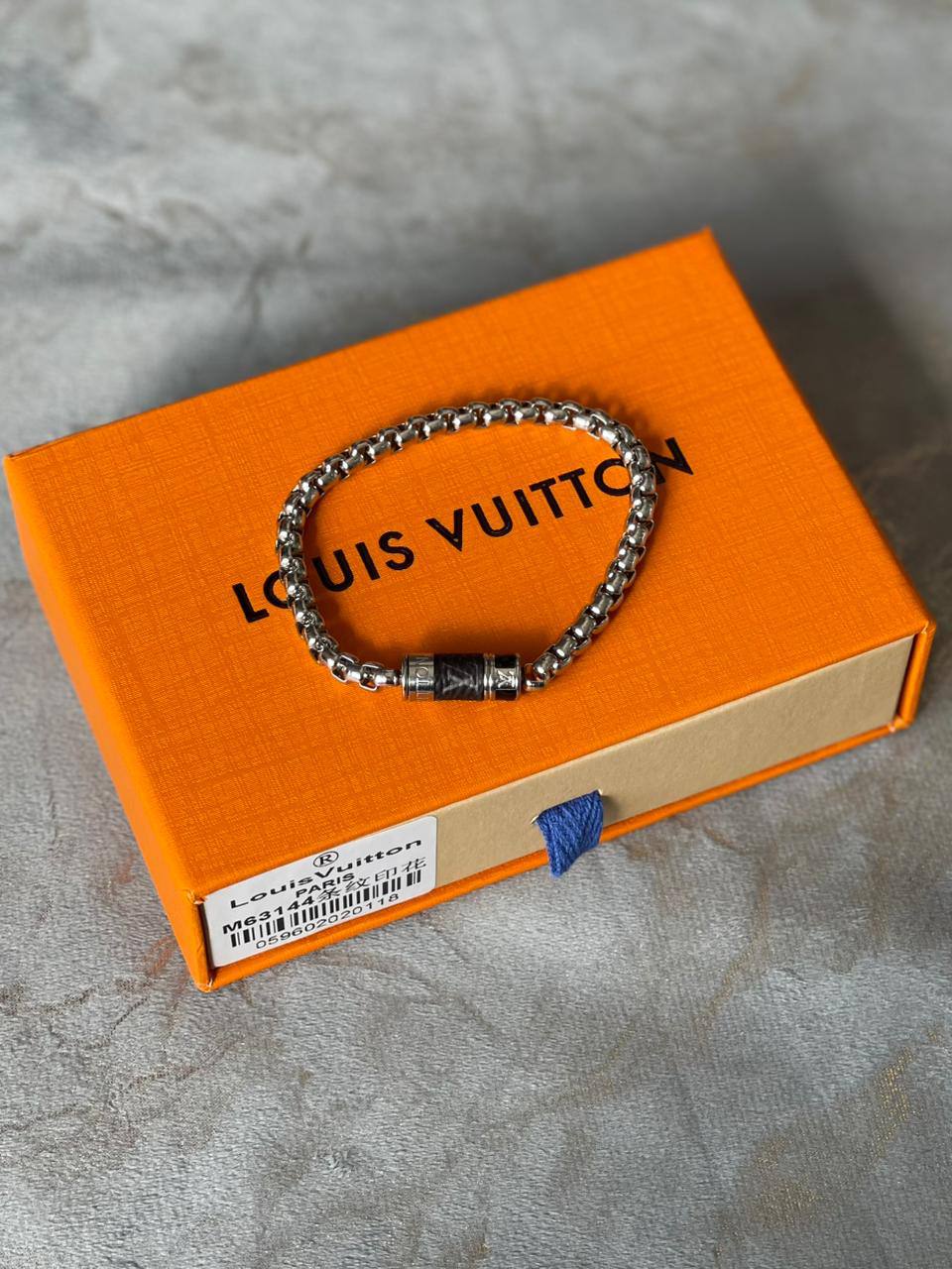 *LV*
*New bracelets*
*Super master quality*
230 dhs🪙🖤

Zain179
♥️♥️♥️