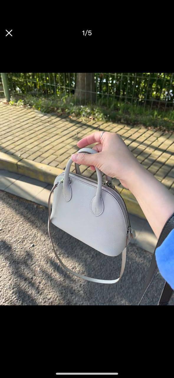 Hermes
90 dhs🌺

With box🎁🎁🎁

23 cm

Zain219
♥️♥️♥️