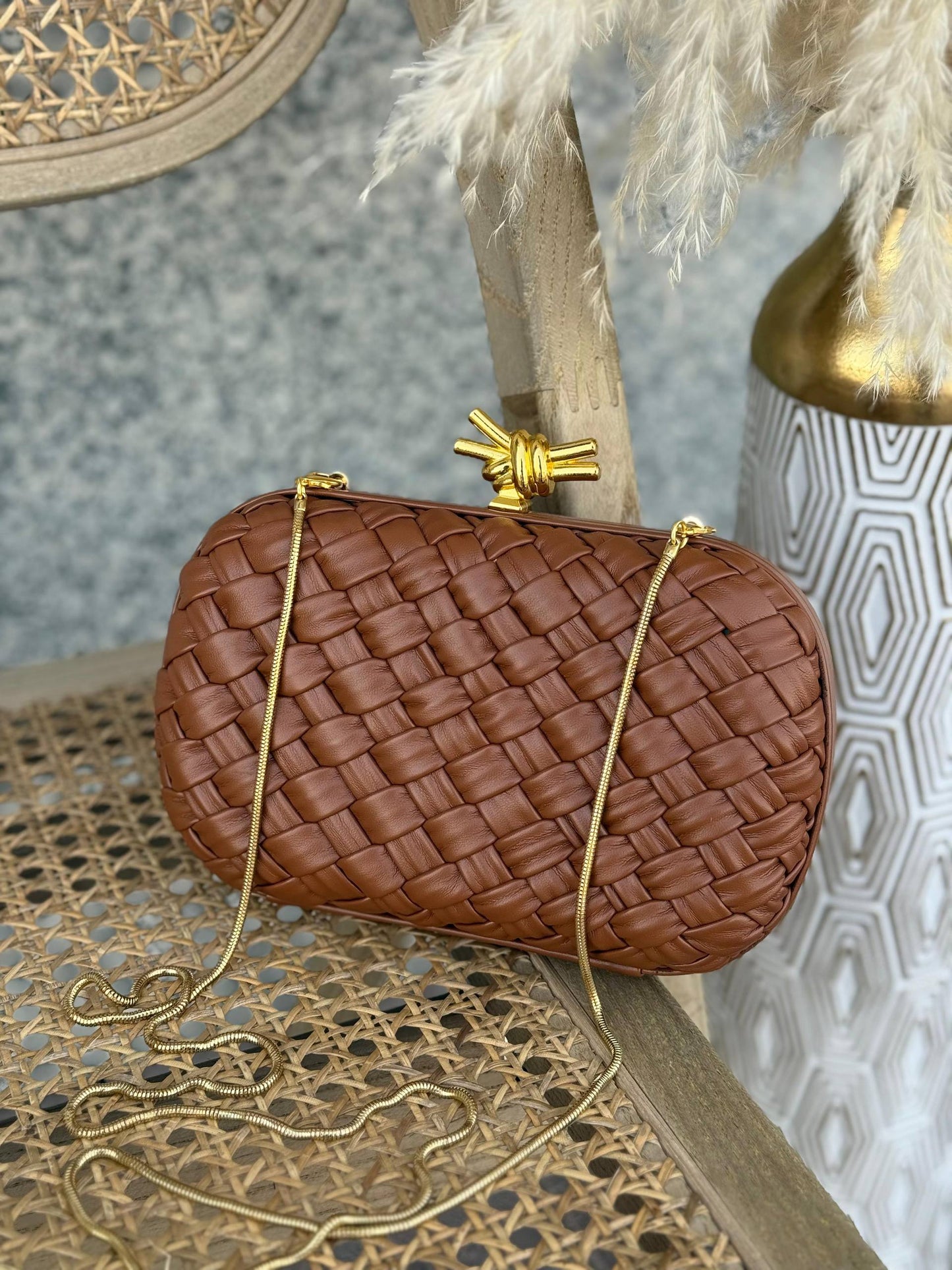 BOTTEGA VENETA
20cm
380 dhs🗽
Top quality 
With box🎁

Zain167
♥️♥️♥️