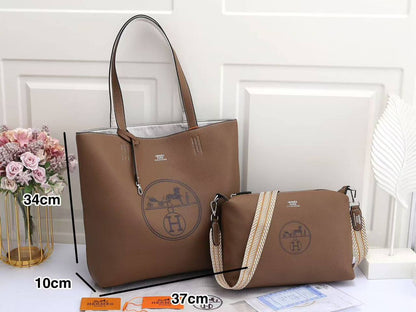 Hermes 
with pauch good quality 
105 dhs❣️

Zain278
♥️♥️♥️