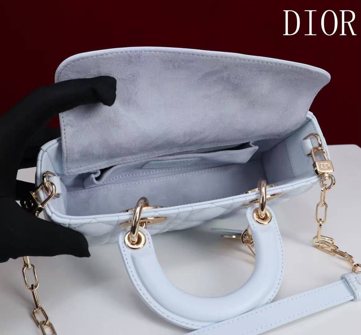 Dior D-joy✅
*Size 22 cm*
For Price 👇 WhatsApp✅
0568585901 
0507557372
0552275751 Owner Zain 👌

Zain274
♥️♥️♥️