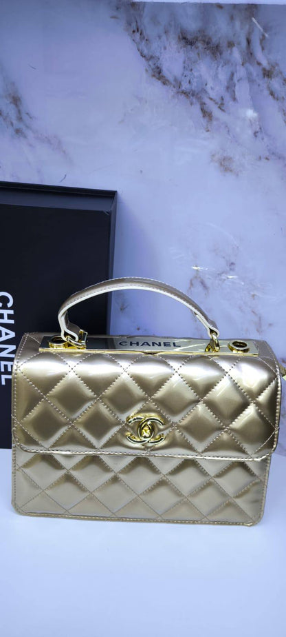 Chanel
with box
good quality
120 dhs✅

Zain203
♥️♥️♥️