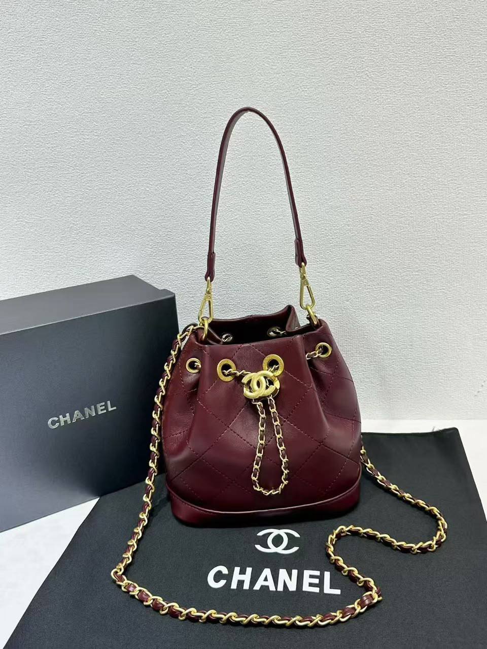 Chanel
with box
110 dhs🇦🇪🇦🇪

Zain143
♥️♥️♥️