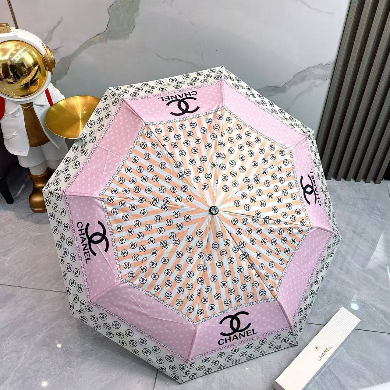 UMBRELLA ☔️*
Master quality 💯
With boxes 🗃️ 
75 dhs💓

Zain216
♥️♥️♥️