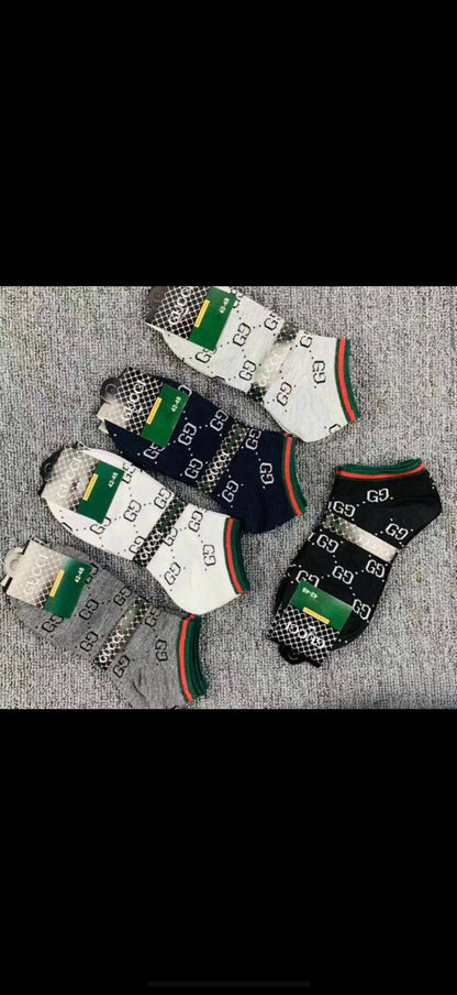Socks
One packet
30 dhs🌺

Zain93
♥️♥️♥️